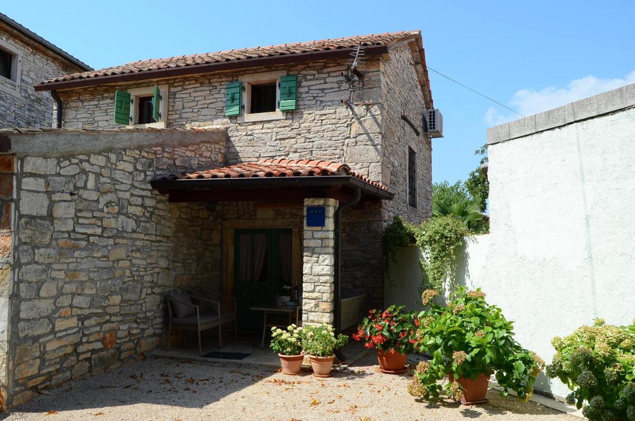 Apartment Duerose Buje Exterior foto